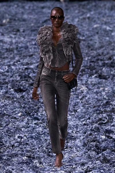 Look 28